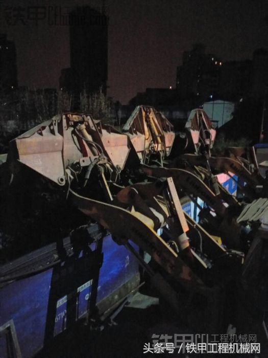 一个装载机机主的2017新年愿景，再添一台车！