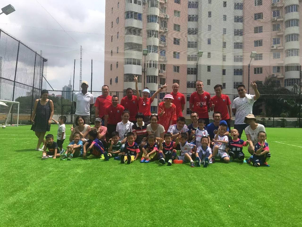 深圳足球成人培训,深圳青少年足球培训班哪个比较好