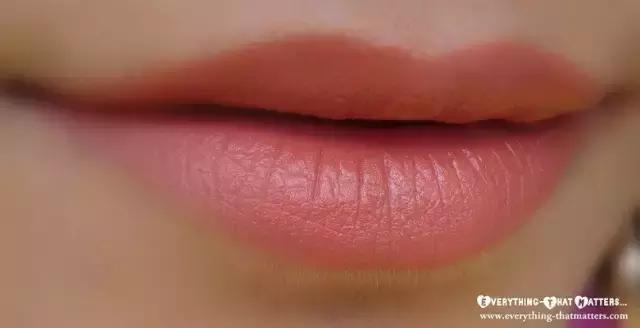 适合唇色深的豆沙色号大牌,豆沙色西柚色人鱼色