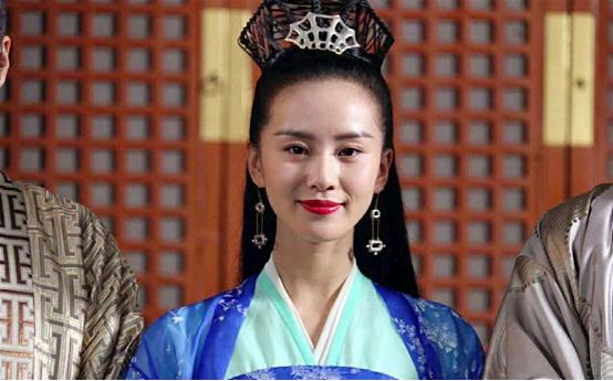 哪些女星整过发际线,发际线最惊人的女星