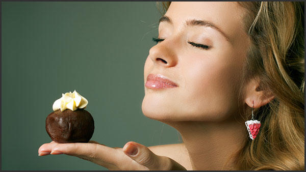 香水还是香膏好用,香水好用还是香膏好用