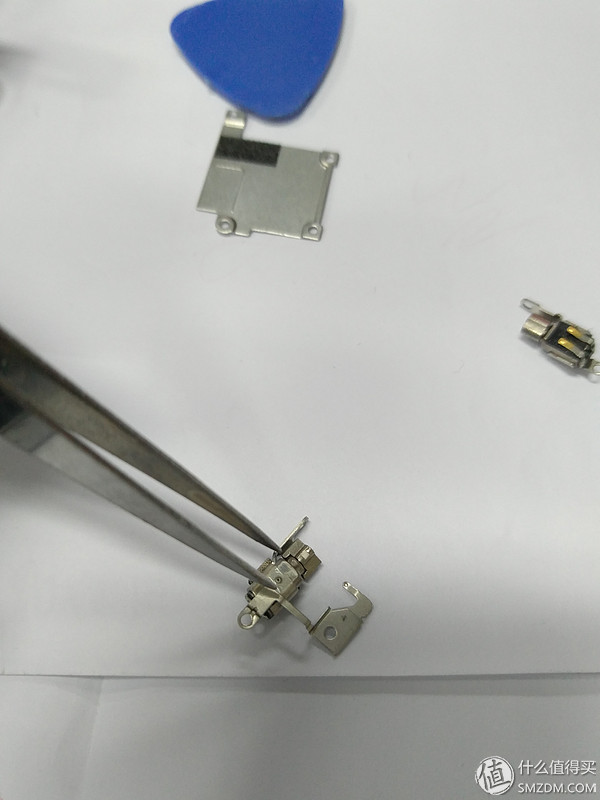 iphone5s摇动机身有响声,苹果手机振动失灵自己反复震动