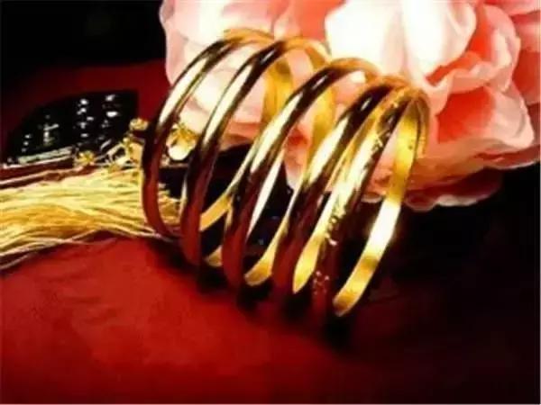 值得买的结婚首饰有哪些款式,婚嫁首饰黄金买怎样的好看