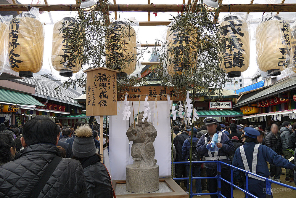 一个袋子就能装下一个柜子,一个可以装进任何东西的麻袋