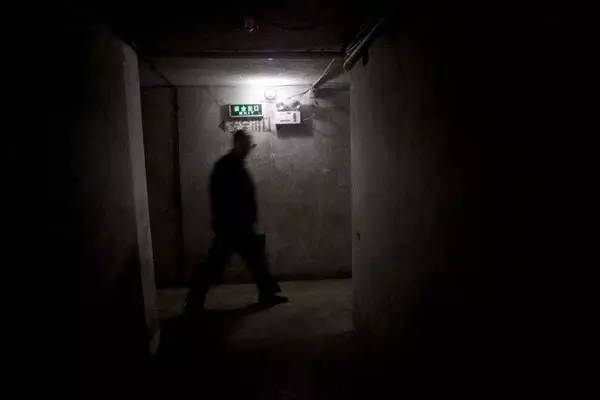 揭秘中国新三板第一富豪发家史，竟然靠一个司机的投资缔造千亿帝国！