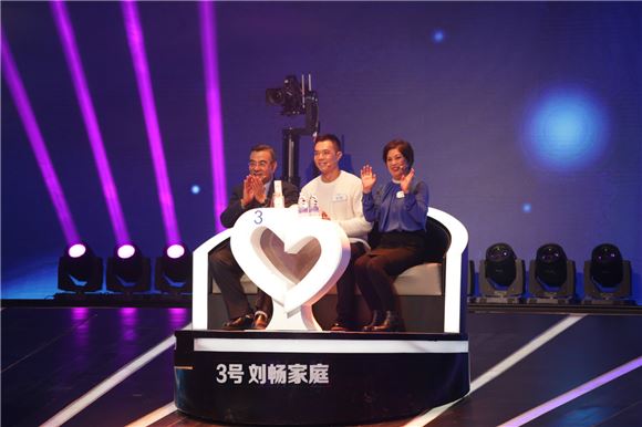 中国式相亲两位男嘉宾抢亲,中国式相亲高富帅