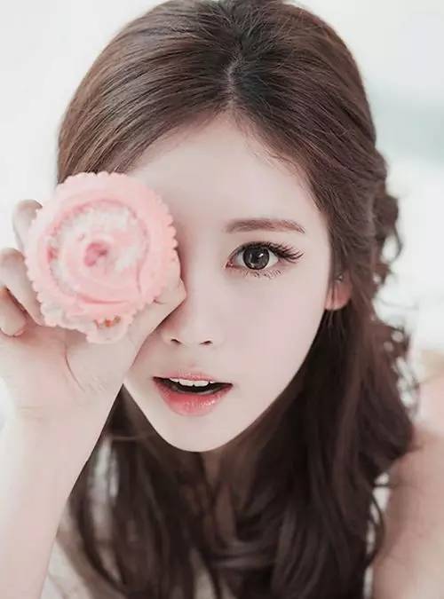 你以为的一见钟情,你以为的一见钟情其实是蓄谋已久