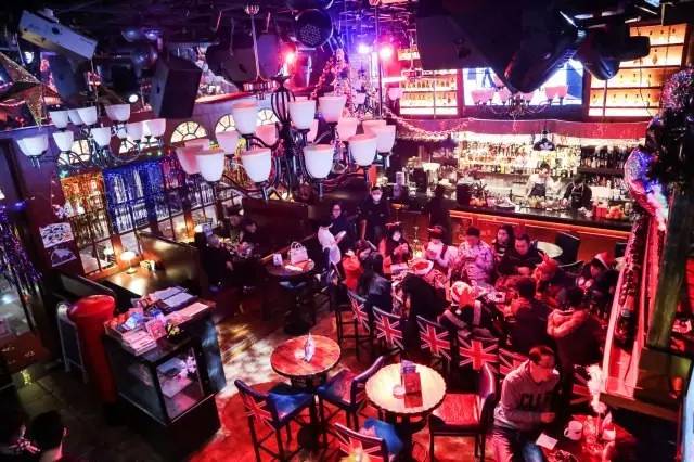 “圣诞大爷”们来成都了！随手把兰桂坊玩了个底朝天