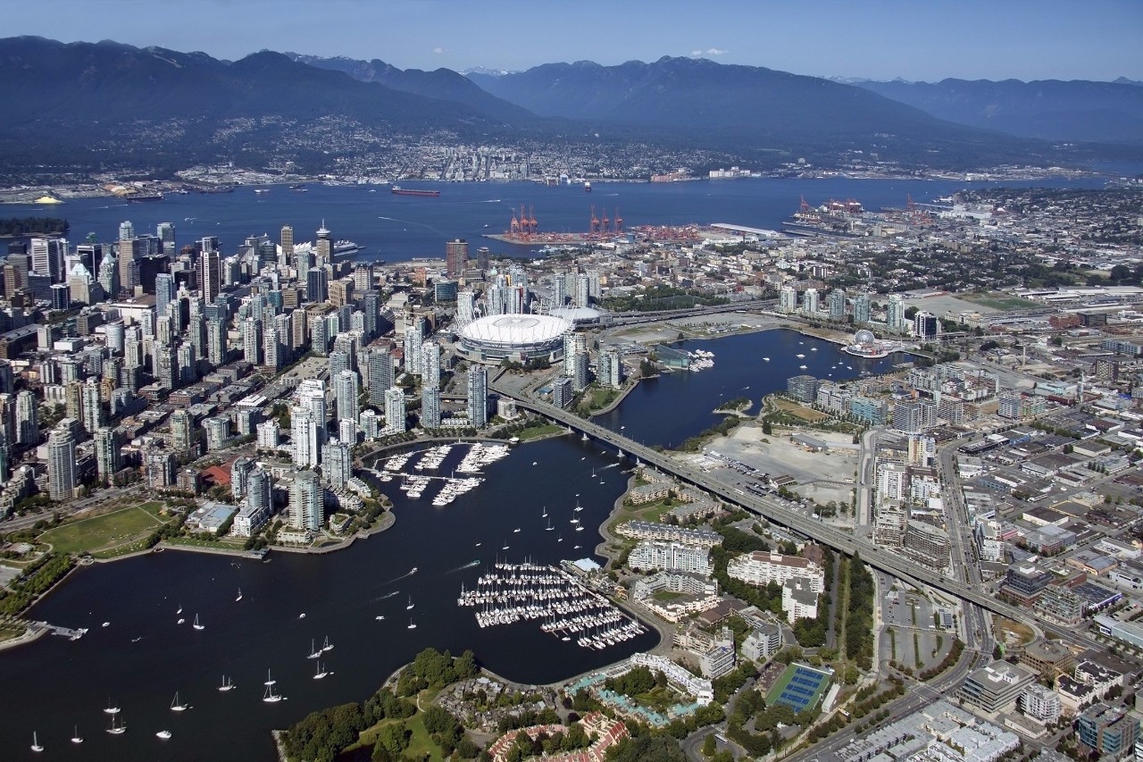 “被操纵”的房地产市场——这个一年房价狂涨40%的城市，出现了这样奇怪的现象……