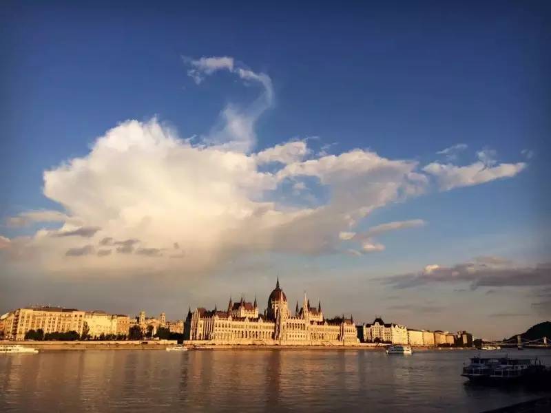 遇见｜云的间隔年：她尝遍了每个异乡限时赠送的糖