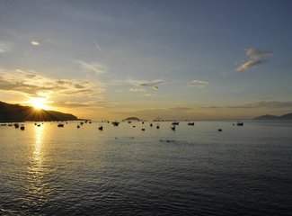 越南芽庄美丽的夜晚,越南芽庄的海上真美