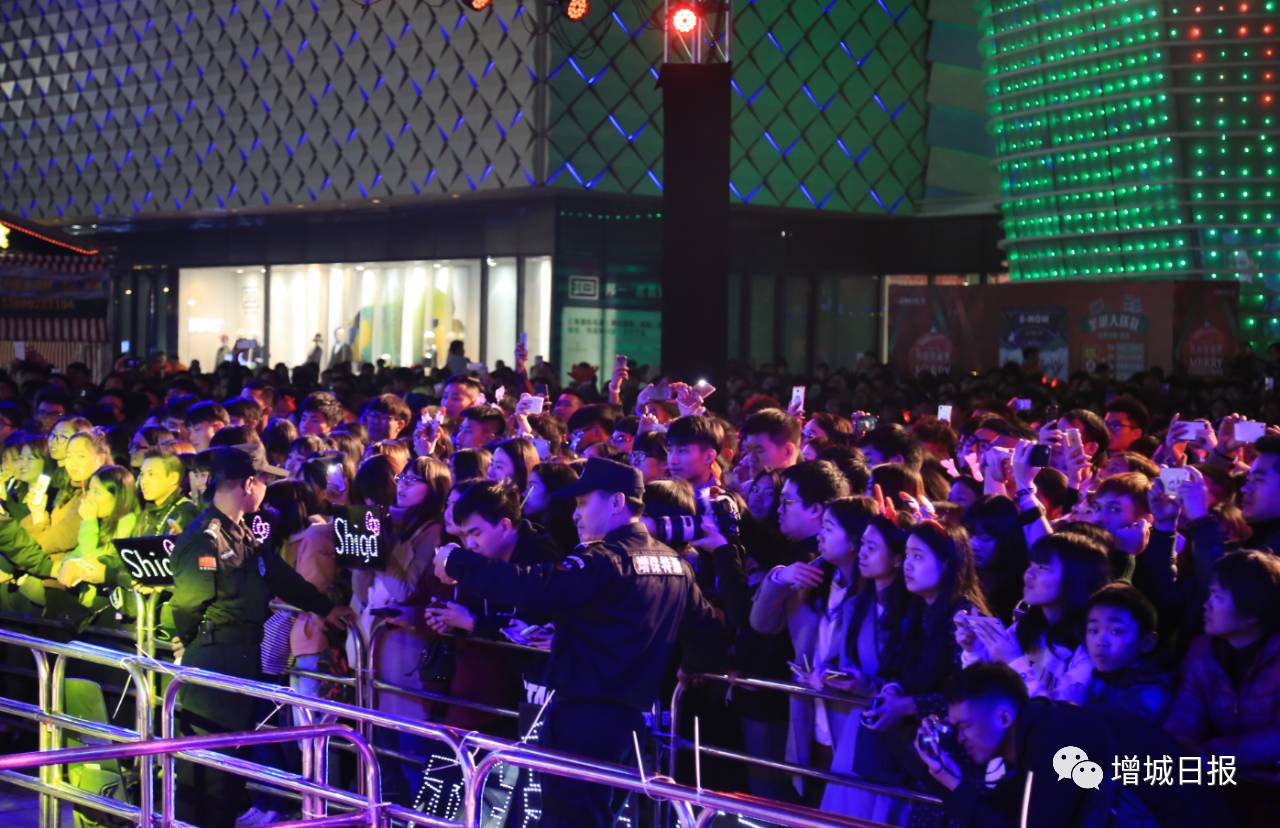 嗨翻全场现场人山人海,嗨翻全场人山人海