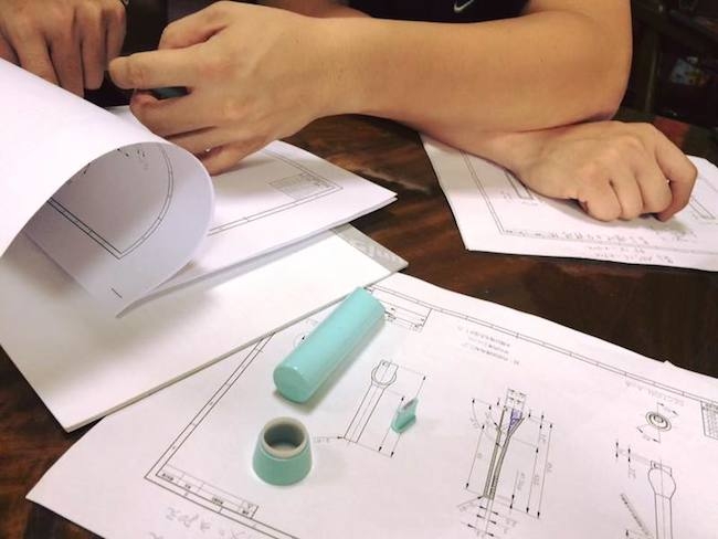 推一下牙膏就挤好!比另一半还贴心的SONA填充牙刷