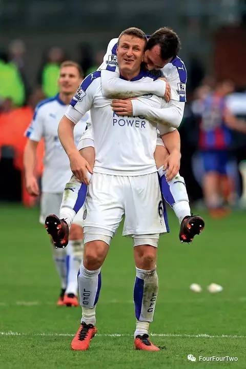 2014圣诞节垫底，2015圣诞节登顶，2016呢？莱斯特城的故事，曾经是足球世界最美好的圣诞礼物