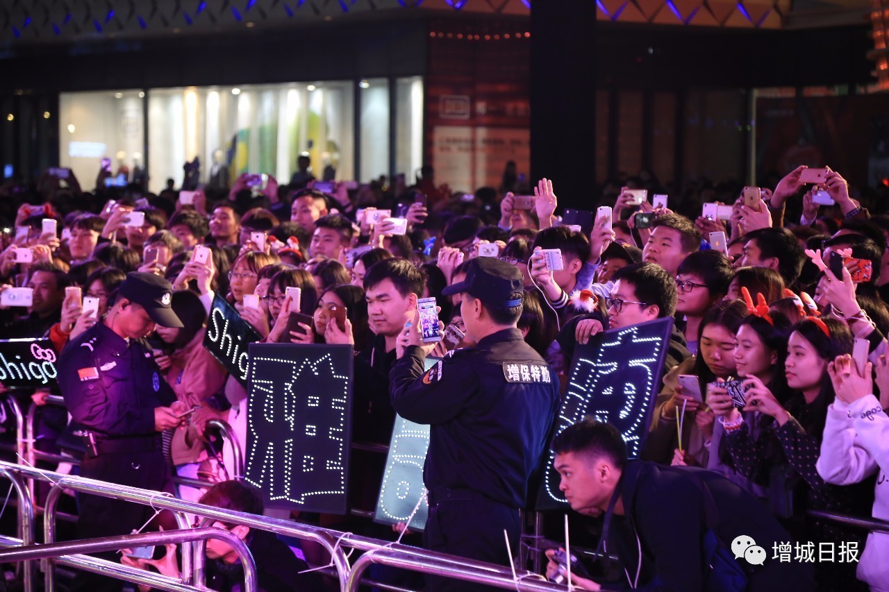 嗨翻全场现场人山人海,嗨翻全场人山人海