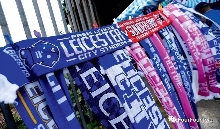 2014圣诞节垫底，2015圣诞节登顶，2016呢？莱斯特城的故事，曾经是足球世界最美好的圣诞礼物