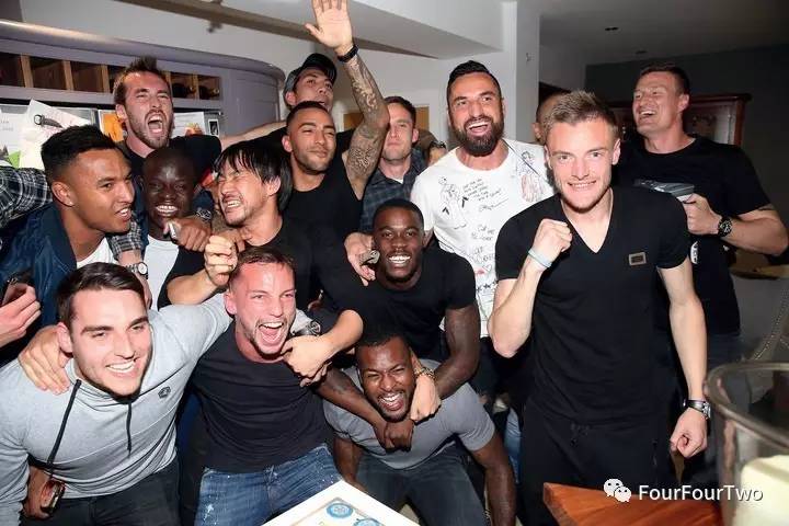 2014圣诞节垫底，2015圣诞节登顶，2016呢？莱斯特城的故事，曾经是足球世界最美好的圣诞礼物