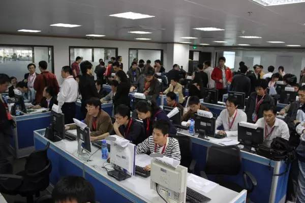 去银行办业务两个人等了40分钟,到银行办理业务45个人得多久