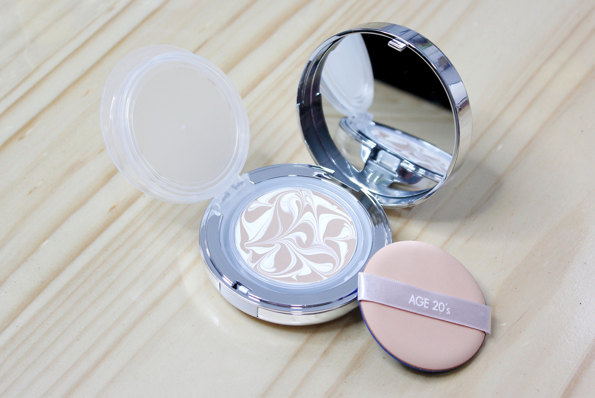 打造水光肌秋冬美白,age20s精华粉底霜色号