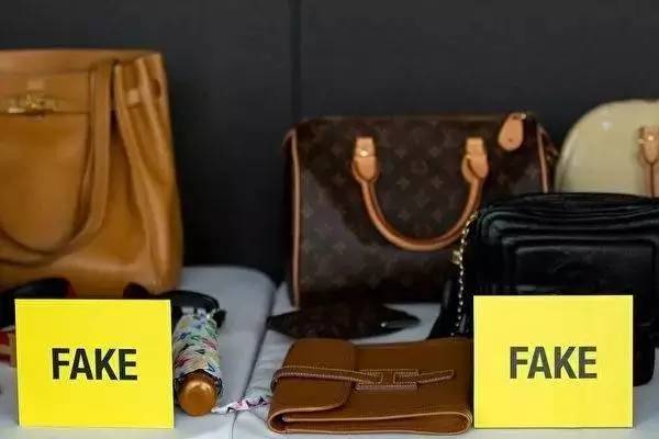 相信“包”治百病人的女人们注意了,看到这位“奇女子”赶紧绕行