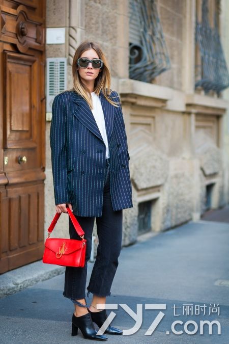 J.W.ANDERSON包人手必备的经典包包