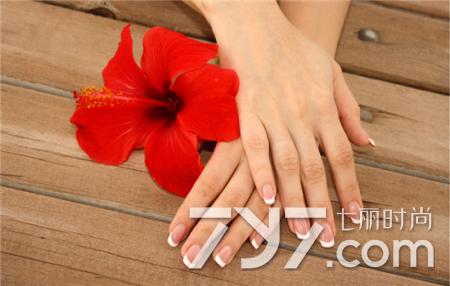 手臂上起小水泡很痒会传染,手上起小水泡会传染到脸上吗