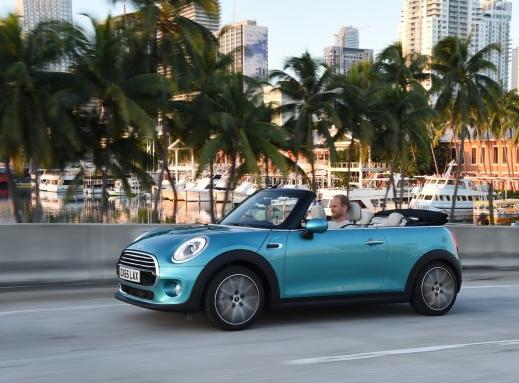 既适合女生又炫酷的敞篷跑车,最好玩的手动敞篷跑车