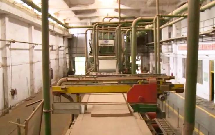 他家的木板堪称“钢板”?你们相信吗?