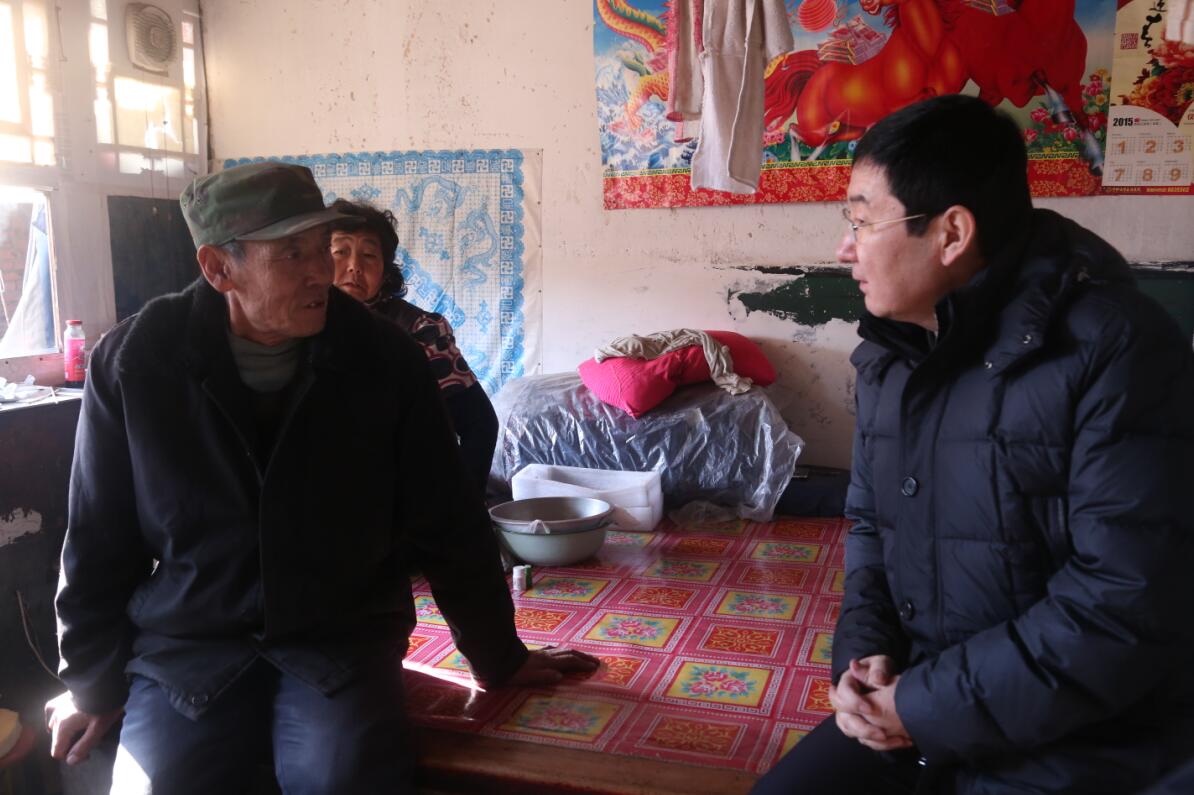 赛罕区关工委到黄合少镇调研,赛罕区政府办走访慰问困难群众