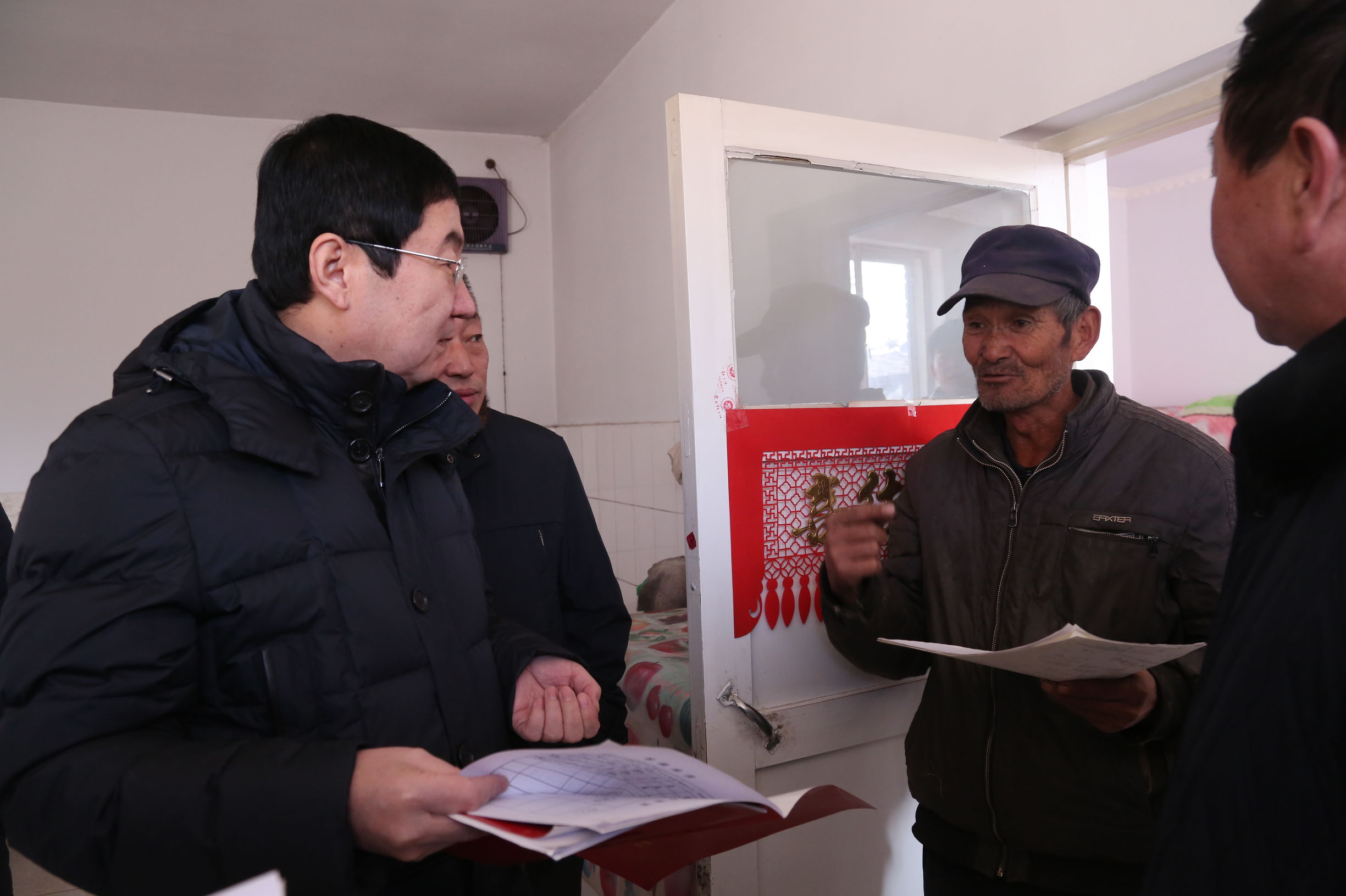 赛罕区关工委到黄合少镇调研,赛罕区政府办走访慰问困难群众