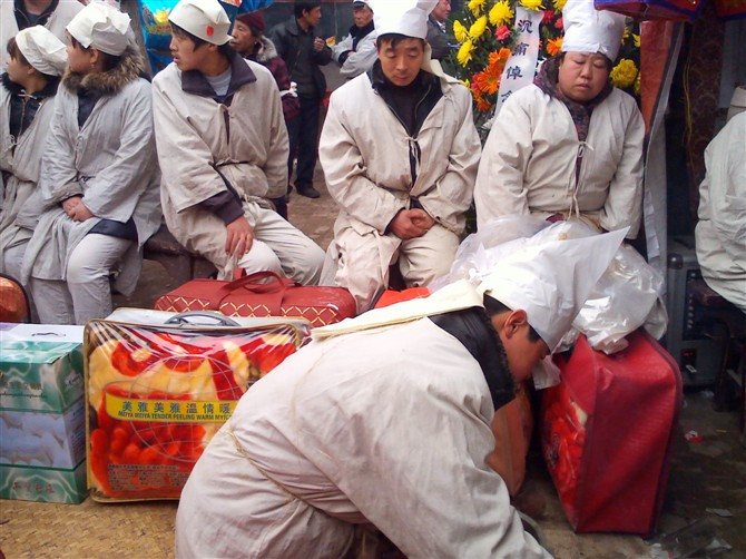 殃打，撞上了人死后的最后一口气