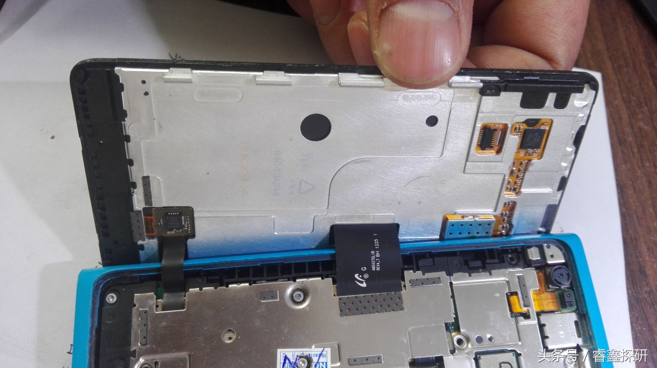 诺基亚lumia900拆机教程,nokia诺基亚n900