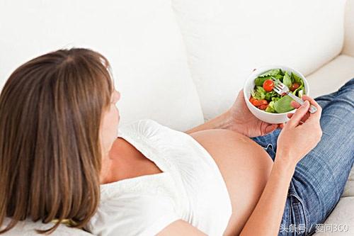 嘴里发苦暗示什么疾病,嘴里发苦身体疾病发出信号