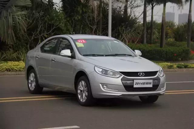 作为家用车6万不到买款*级A**轿车颜值与销量都很不错的只有它