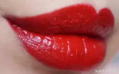 今年第一支口红ysl,迪奥口红999滋润颜色和普通正红色