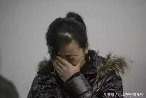 孩子被送医院治疗黄疸,刚出生的孩子有黄疸偏方