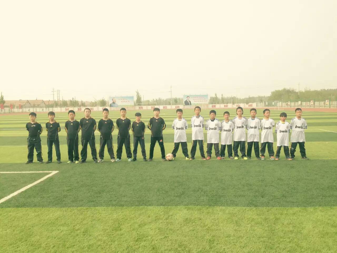 小学足球啦啦操完整版,实验小学足球队啦啦操