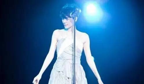 王菲日本演唱会,王菲99日本演唱会波西米亚狂想曲