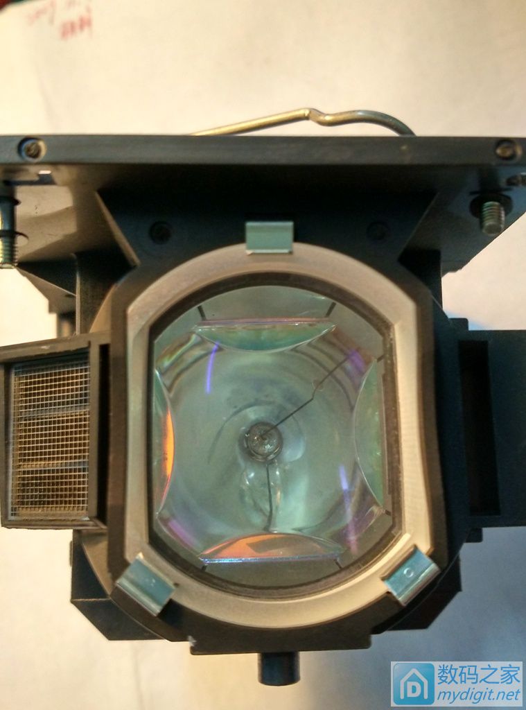 日立347x换灯泡教学,日立a733短焦投影仪手动调焦
