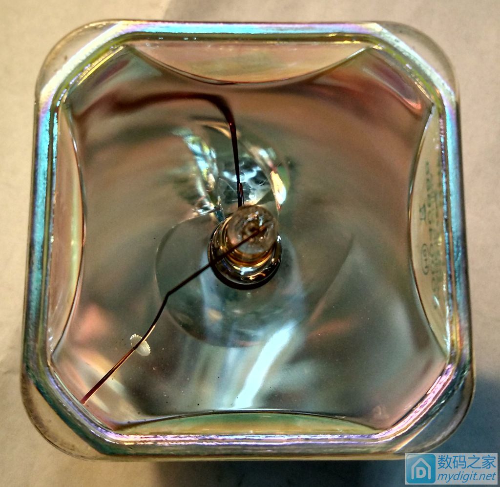 日立347x换灯泡教学,日立a733短焦投影仪手动调焦