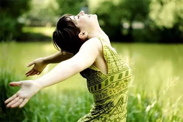 暖宫助孕瑜伽动作,暖宫瑜伽备孕宫寒手脚冰冷必练