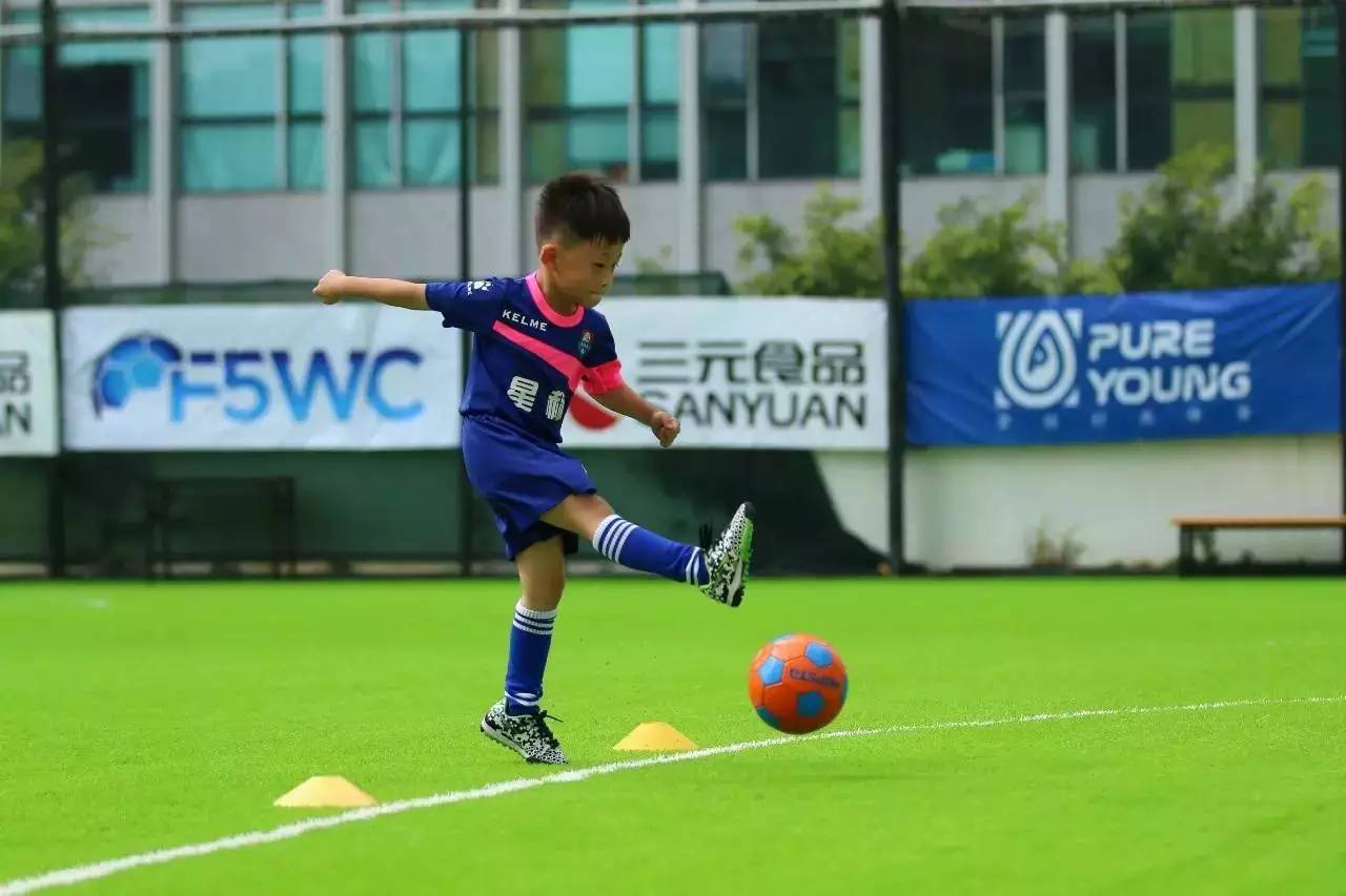 深圳足球成人培训,深圳青少年足球培训班哪个比较好