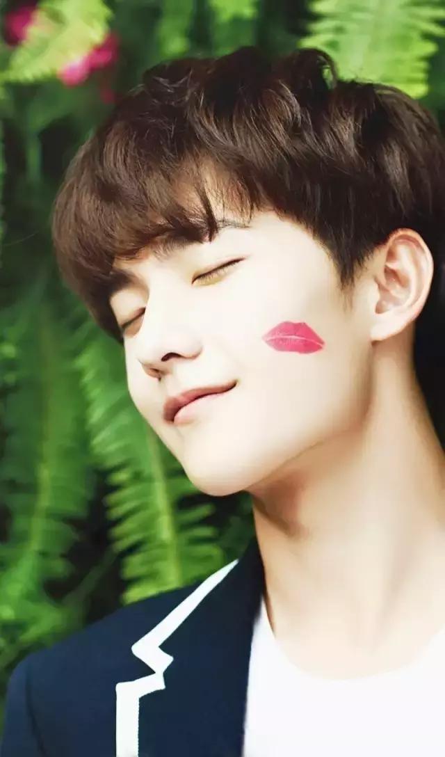 适合唇色深的豆沙色号大牌,豆沙色西柚色人鱼色