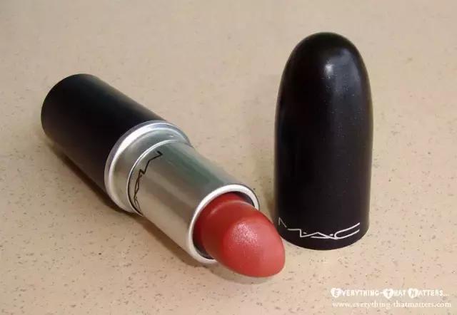 适合唇色深的豆沙色号大牌,豆沙色西柚色人鱼色