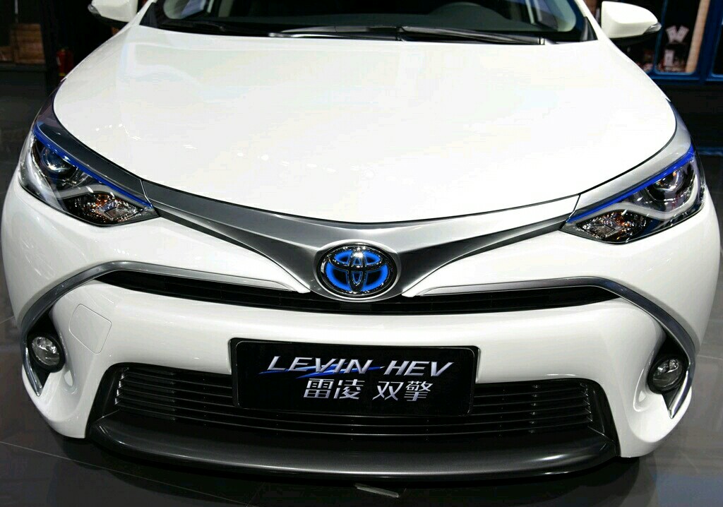 雷凌混动运动版和普通版哪个好看,2018年雷凌混动版好吗