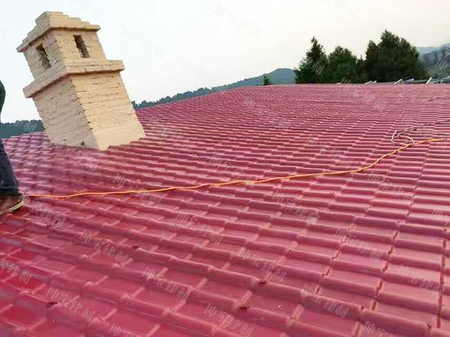 太阳能自动补水箱安装视频,大瓦房顶怎么安装太阳能