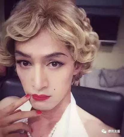 张艺兴涂口红好看吗,张艺兴口红完整视频