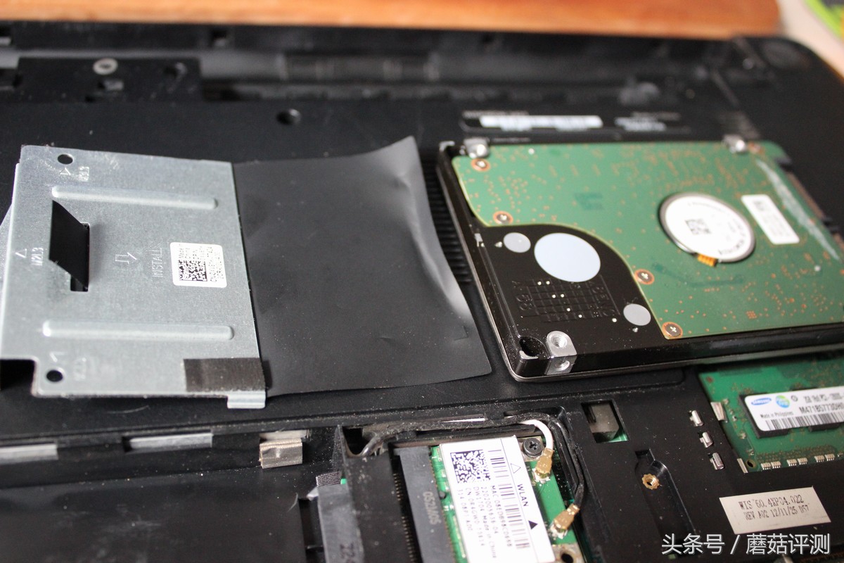 戴尔inspiron3421加装固态,戴尔笔记本inspiron143476拆机