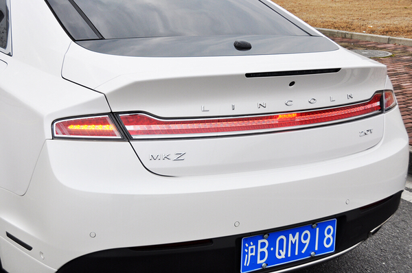 试驾林肯mkz视频,林肯mkz对比bba