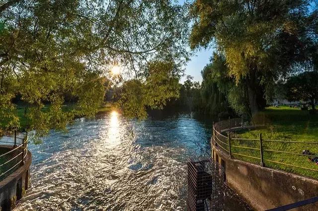浜氭床寤変环鑸┖瀹樼綉,鎮﹁娉板浗鏃呰